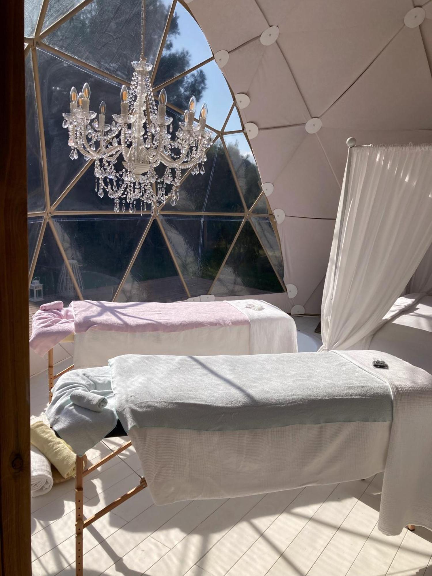 Domo Suites Masia Cal Geperut Badalona Kültér fotó